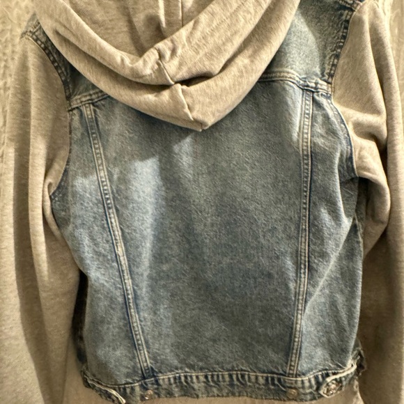 H&M Men’s Hooded Jean Jacket - Picture 4 of 5